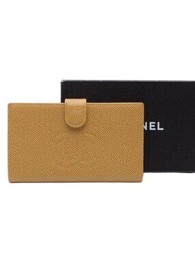 Chanel Caviar Leather CC Logo Bifold Wallet